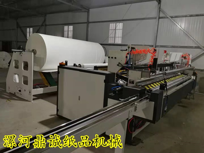三米全自動衛(wèi)生紙復卷機生產(chǎn)現(xiàn)場